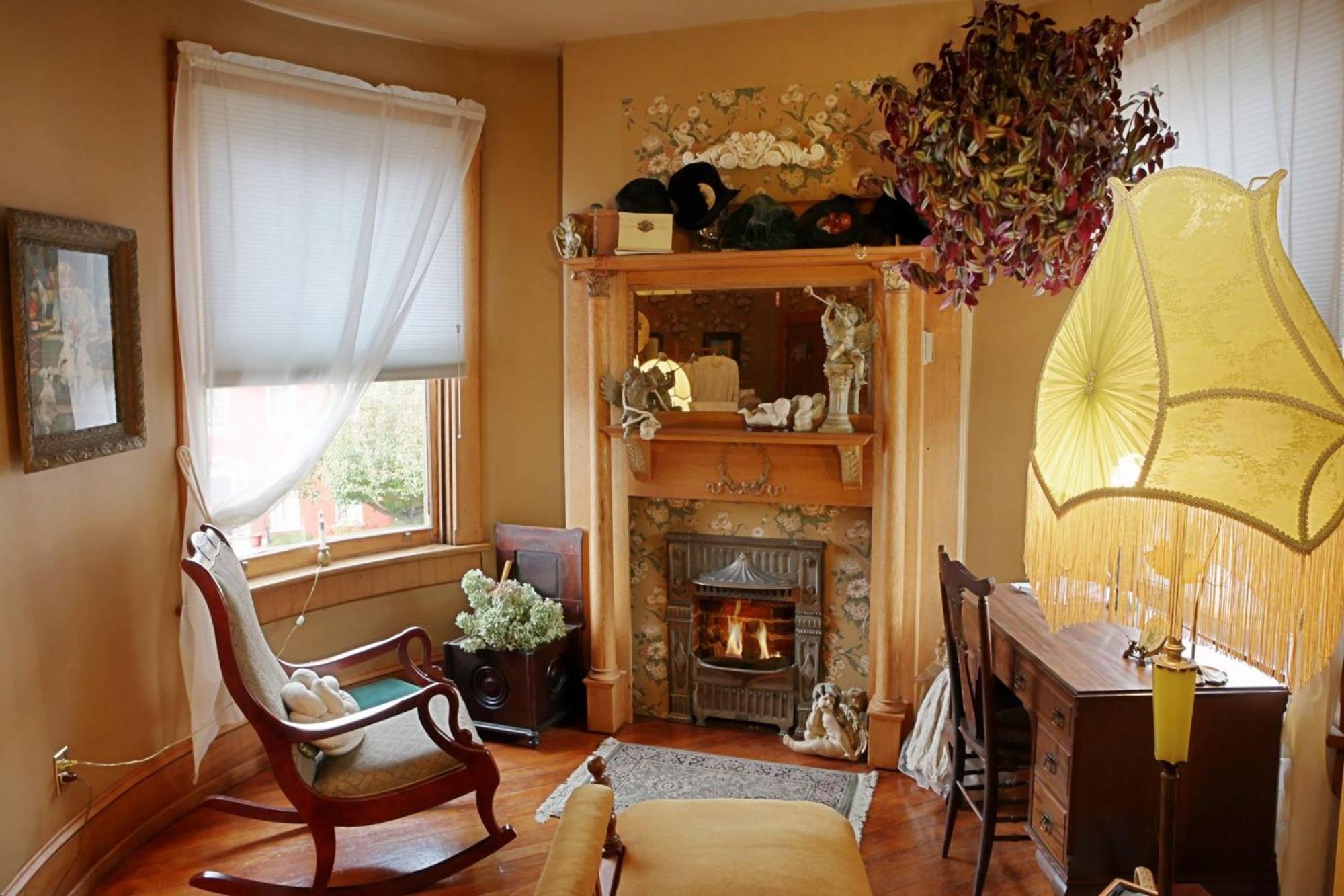 The Queen, A Victorian Bed & Breakfast 벨폰테 외부 사진